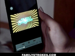 Tetas grandes, Rubia, Tetona, Corridas faciales, Mamá, Tetas naturales, Trio, Tetas