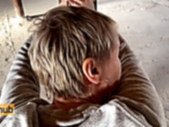 Moeder die ik wil neuken, Moeder, Buiten, Openbaar