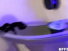 ブロンド, 茶髪の, イマラチオ, ヒール, パーティ, ガリガリ, タトゥー, オッパイの