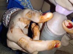 デカパイ, フェラチオ, 口内発射, 手コキする, 自家製, インド人, 乳首, 妻