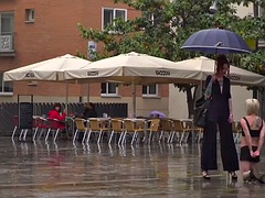 Rubia, Amarrada, Madres para coger, Al aire libre, Público, Pelirrojo, Tatuaje, Tetas