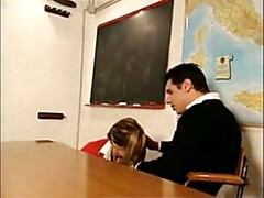 18 jaar, Badkamer, Europees, Orgie, Kousen, Lerarin, Tieten likken, Oud