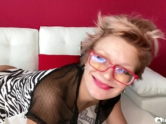 Amateur, Nana, Lunettes, Nue  à poil, Orgasme, Cheveux courts, Solo, Webcam