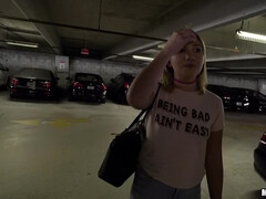 Enthousiasteling, Lieveling, Blond, Geld, Natuurlijke tieten, Gezichtspunt, Openbaar, Tieten likken