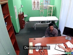 Blasen, Hundestellung, Aufs gesicht abspritzen, Handjob, Krankenschwester, Büro, Uniform, Spanner