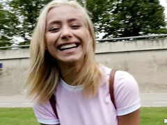 Leie, Tussi, Blondine, Europäisch, Natürlichen titten, Im freien, Realität, Tätowierung