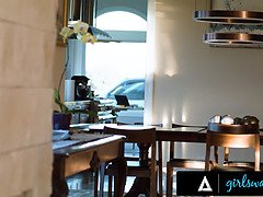 Tetas grandes, Rubia, Penetracion con dedos, Cuadrupleta, Lesbiana, Madres para coger, Coño