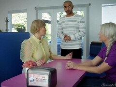 Leie, Grosse titten, Fingern, Hardcore, Küssen, Mutti, Monster, Ehefrau