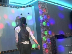 Blondine, Braunhaarige, Bekleidet, Interrassisch, Party, Pornostars, Swingers, Nass