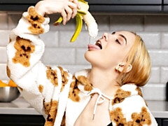 素人, デカ尻, デカパイ, ブロンド, オナニー, ガリガリ, 一人, ストリッピング