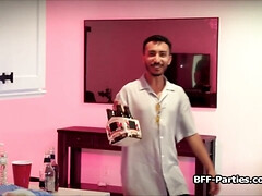 Asiatisch, Blasen, Braunhaarige, Flotter vierer, Hardcore, Party, Realität, Titten