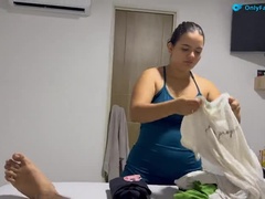 Grosser arsch, Betrug, Besamung, Gehörnter ehemann, Hd, Latina, Milf, Stiefmutter