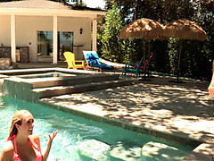 お尻, ビキニ, ブロンド, 茶髪の, 足, 眼鏡, アウトドア, プール