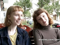 18 jaar, Enthousiasteling, Blond, Seksspeelgoed, Harig, Natuurlijke tieten, Roodharige vrouw, Tiener