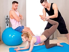 Anaal, Kont, Blond, Pijpbeurt, Hardcore, Man man vrouw, Sportoefening, Trio