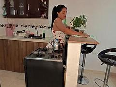 Enthousiasteling, Latijnse vrouw