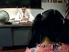 18 años, Verga grande, Mamada, Doble penetracion, Japonés, Tetas naturales, Flaco, Tetas