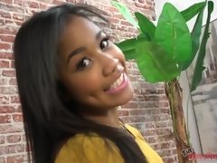 Nana, Gros cul, Grosse bite, Brunette brune, Interracial, Seins naturels, Pov, Nénés