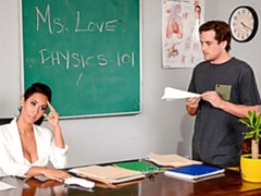 Mature Isis Love fucking in the desk with her big ass