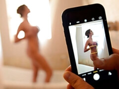 デカパイ, ブロンド, フェラチオ, 手コキする, ハードコア, 3p男男女, 剃毛, 三人