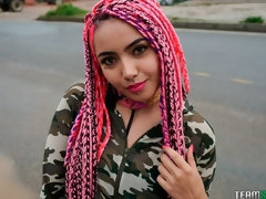 お尻, フェラチオ, 手コキする, 剃毛, ガリガリ, ストリッピング, タトゥー, オッパイの