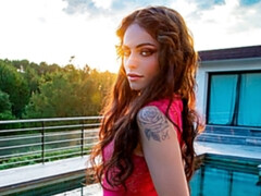 Anal, Sucer une bite, En levrette, Béant, Branlette thaïlandaise, Piscine, Maigrichonne, Adolescente