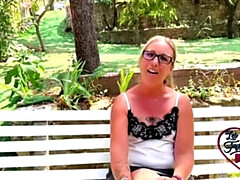 Enthousiasteling, Kont, Mooi, Blond, Moeder die ik wil neuken, Slet, Tieten likken