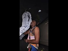 Grosse bite, Noire, Sucer une bite, Éjaculation interne, Travestis, Noir ébène, Public, Suçant