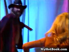 美女, デカパイ, 黒人, ブロンド, フェラチオ, 黒人, 異人種間, オッパイの