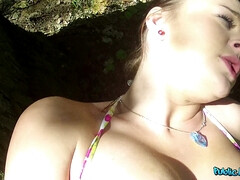 Amateur, Bikini, Mamada, Corridas faciales, Al aire libre, Pov, Mojado