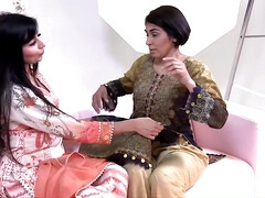 Aaliyah Schools Step Mom Sahara On Sex Toys - Sahara Knite And Aaliyah Yasin