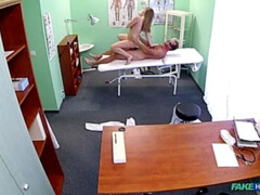 Amateur, Médecin, En levrette, Doigter, Léchez, Infirmière, Bureau, Uniforme