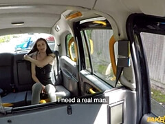 Culo, Morena, Europeo, Tetas naturales, Coño, Cabello corto, Tatuaje, Tetas