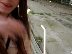 Amateur, Américain, Cul, Seins naturels, De plein air, Public, Réalité, Tatouage