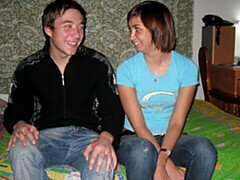 Grosser schwanz, Braunhaarige, Hundestellung, Natürlichen titten, Kurzes haar, Dürr, Jungendliche (18+), Titten