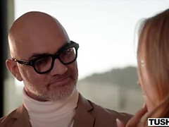 Insatiable Blonde Anna Claire Clouds Gapes Her Round Ass in Hardcore Anal Scene