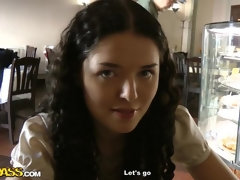 Brunette brune, Queue, Faciale, Talons, Lingerie, Public, Jarretelles