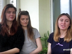 69, Amateur, Brunette brune, Face assise, Lesbienne, Rasée, Adolescente, Plan cul à trois