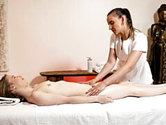 Cul, Embrassement, Léchez, Masturbation, Seins naturels, Rasée, Maigrichonne, Nénés