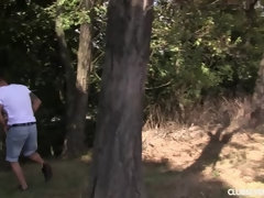 Брюнетки, Европейки, Мастурбация, На природе, Писсинг, На публике, Молоденькие, Близняшки