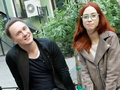 Pijpbeurt, Hondjeshouding, Handbeurt, Zoenen, Kut duiken, Roodharige vrouw, Mager, Tiener