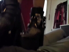 Leie, Blondine, Weibliche domination, Fußfetisch, Absätze, Herrin, Pov, Titten