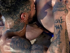 Anaal, Pijpbeurt, Sperma shot, Lul, Homo, Handbeurt, Tatoeage