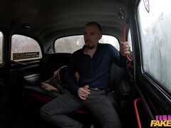 Leie, Grosse titten, Auto, Lecken, Im freien, Russisch, Rock, Tätowierung