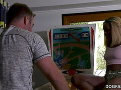 Grosse bite, Noire, Sucer une bite, Tir de sperme, Noir ébène, Bâillonner, Petite femme, Adolescente