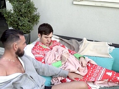 18 летние, Жопа, Большой член, Кончили внутрь, Семяизвержение, Семья, Ласковые ручки, Дрочит