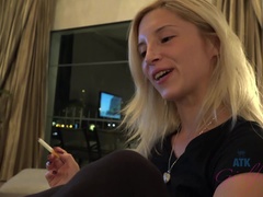 Leie, Blasen, Besamung, Fussjob, Zierlich, Pov, Muschi, Dürr