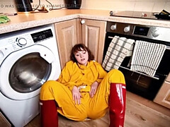 18 jahre, Leie, Viele männer bespritzen eine frau, Spermaladung, Fetisch, Rotschopf, Schlampe, Ehefrau