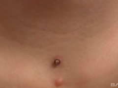 18 ans, Sucer une bite, Brunette brune, Tir de sperme, Faciale, Pov, Adolescente