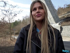 Grosse titten, Blondine, Blasen, Piercing, Pov, Öffentlich, Russisch, Titten